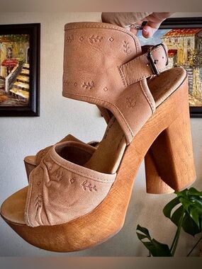 Cool Way Tan Brown Wooden Block High Heels 39 8